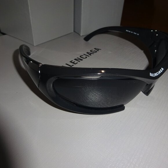 BALENCIAGA Sunglasses - Picture 3 of 11